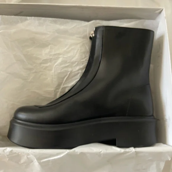 The Row Leather Combat Ankle Boots Size 41 Like New - Picture 6 of 16